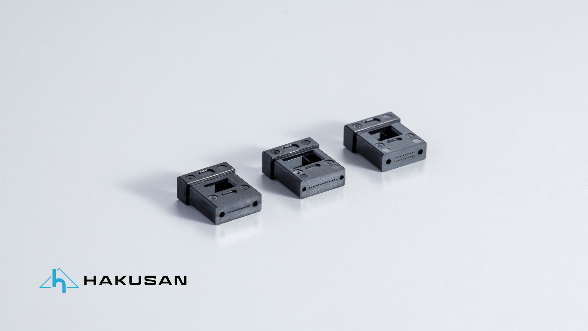 光コネクタ（MTコネクタ)